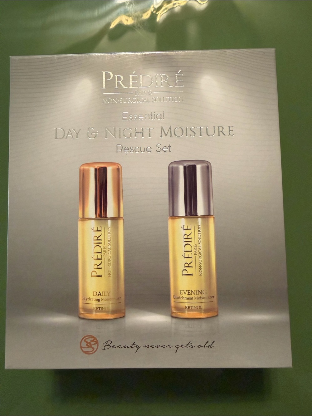 Day & Night Moisture Rescue Set — New - Sealed